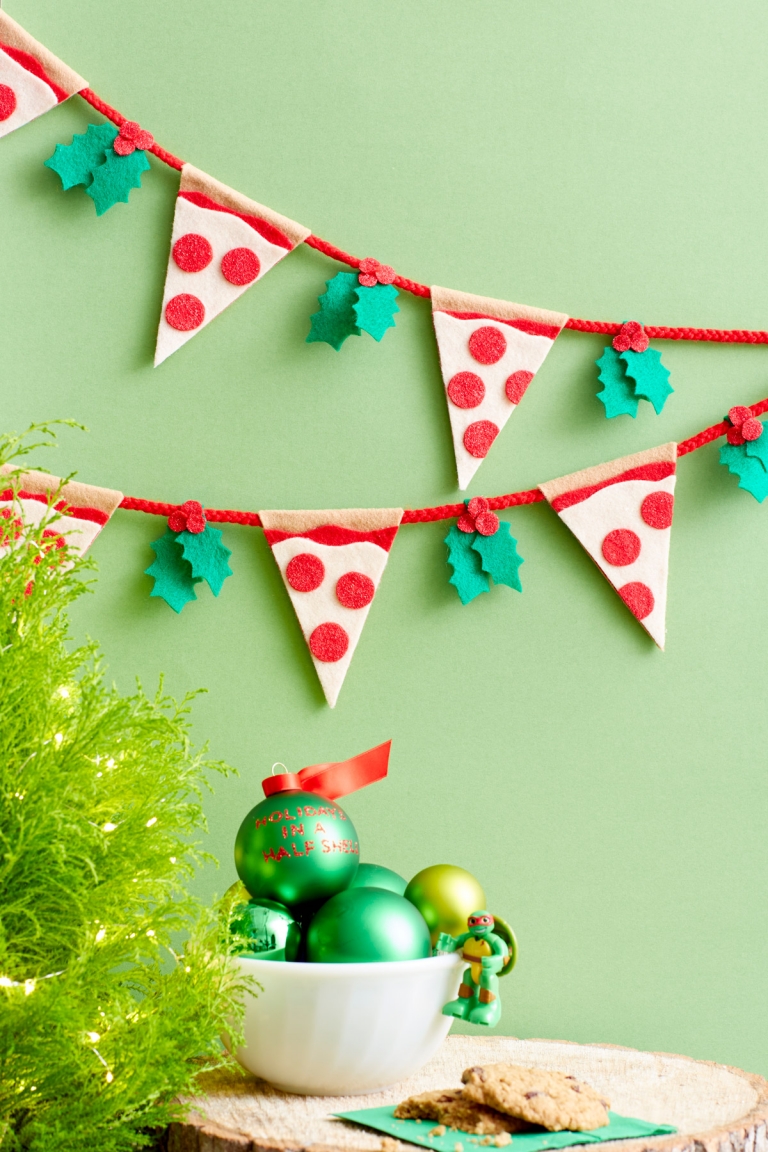 TMNT Pizza Holiday Garland | Nickelodeon Parents